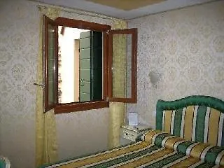 Albergo Alla Campana Доло Отель